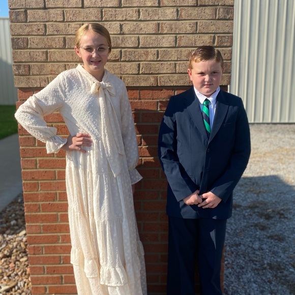 Meet your Posher! - Picture 3 of 3